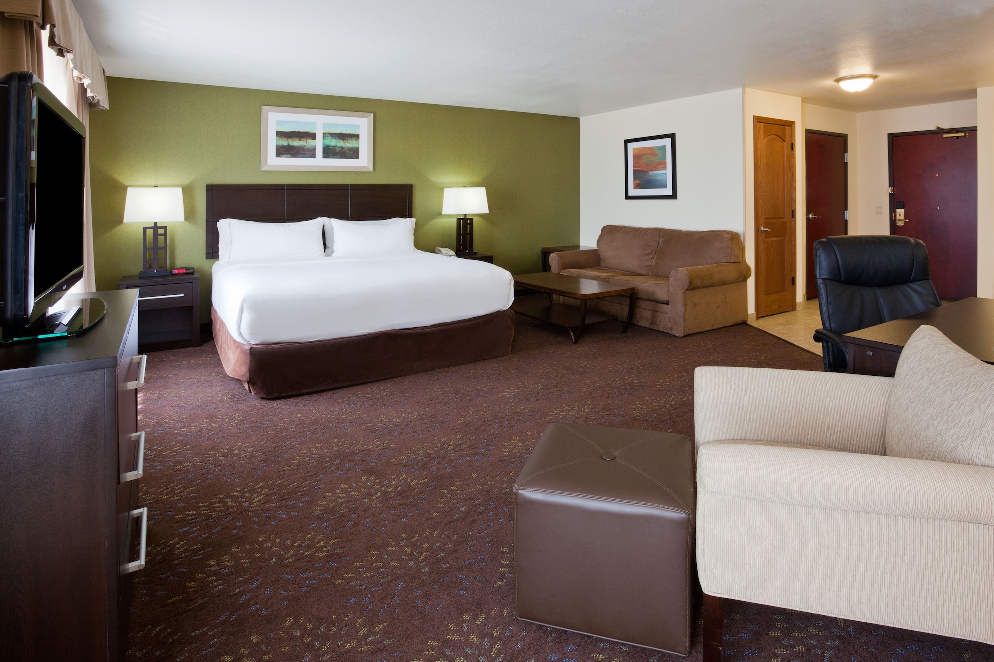 Suite, King Bed, Living Area