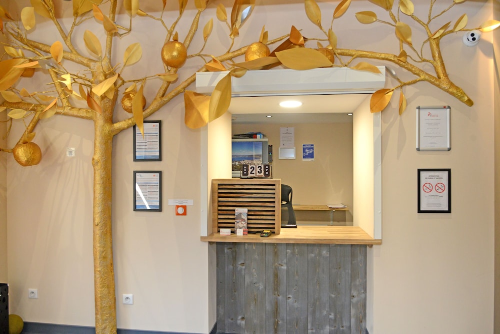 Logis Hotel Yseria - Historical Center 37/58