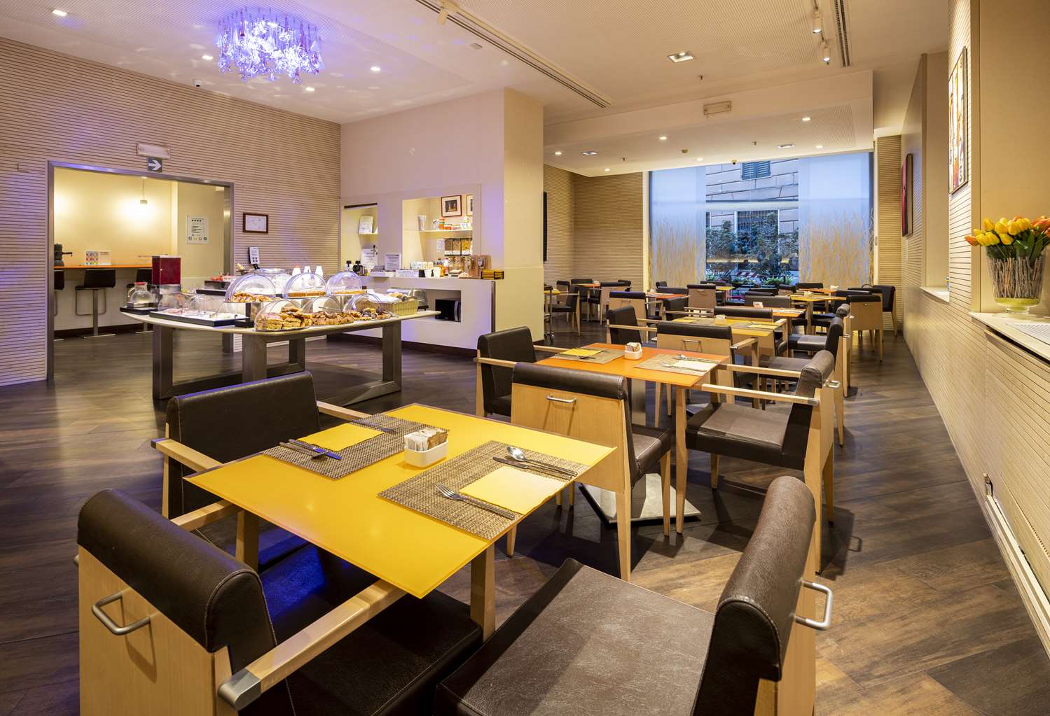 Best Western Plus City Hotel 42/48