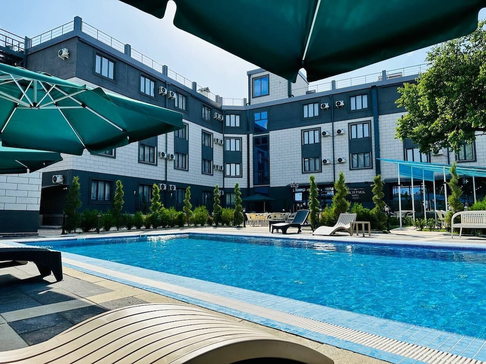 Rich Park Hotel 22/24