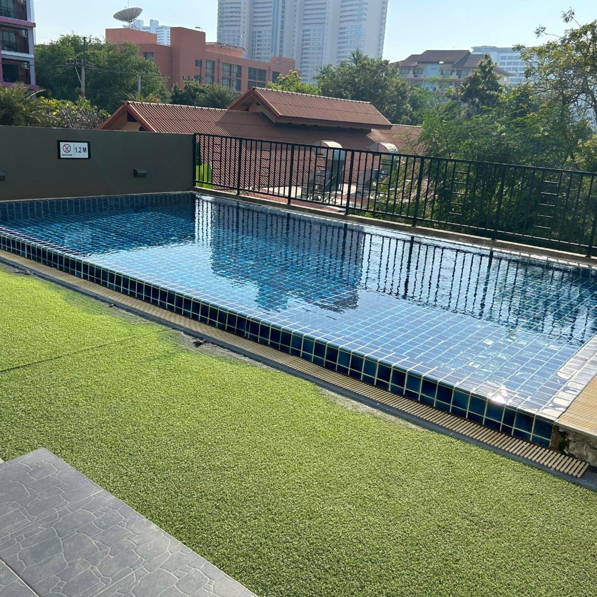 Suntria Hotel Pattaya 63/70