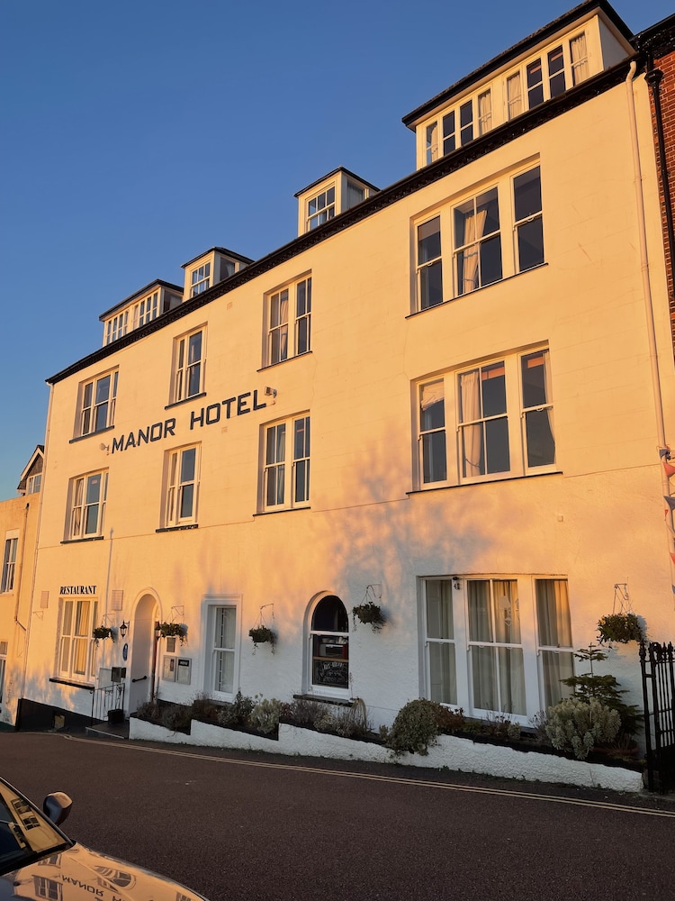 THE MANOR HOTEL 4/71