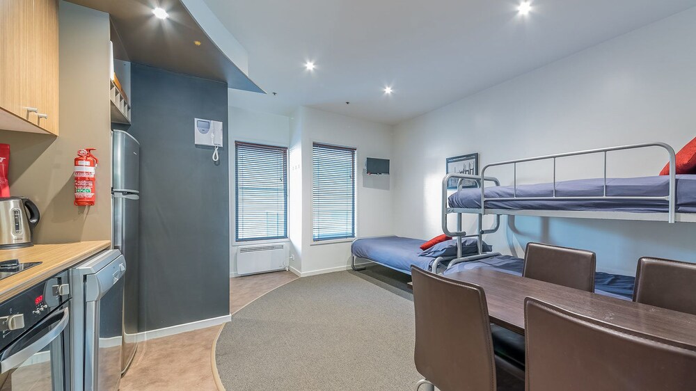The Waves Serviced Apartments 50/52