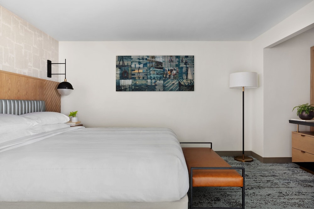Marriott Marina Del Rey 8/48