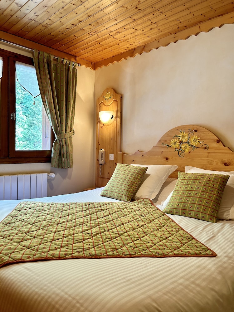 Hotel Les Prodains 4/50