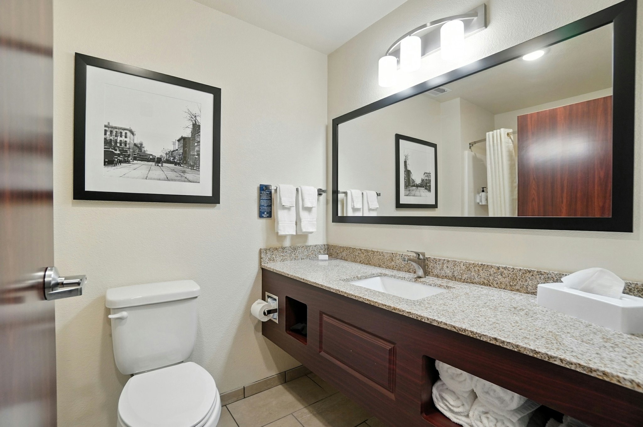 Cobblestone Hotel & Suites-Bellefontaine 50/50