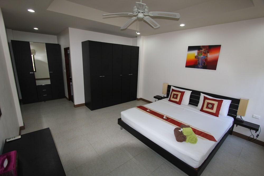BABYLON POOL VILLAS 7/21