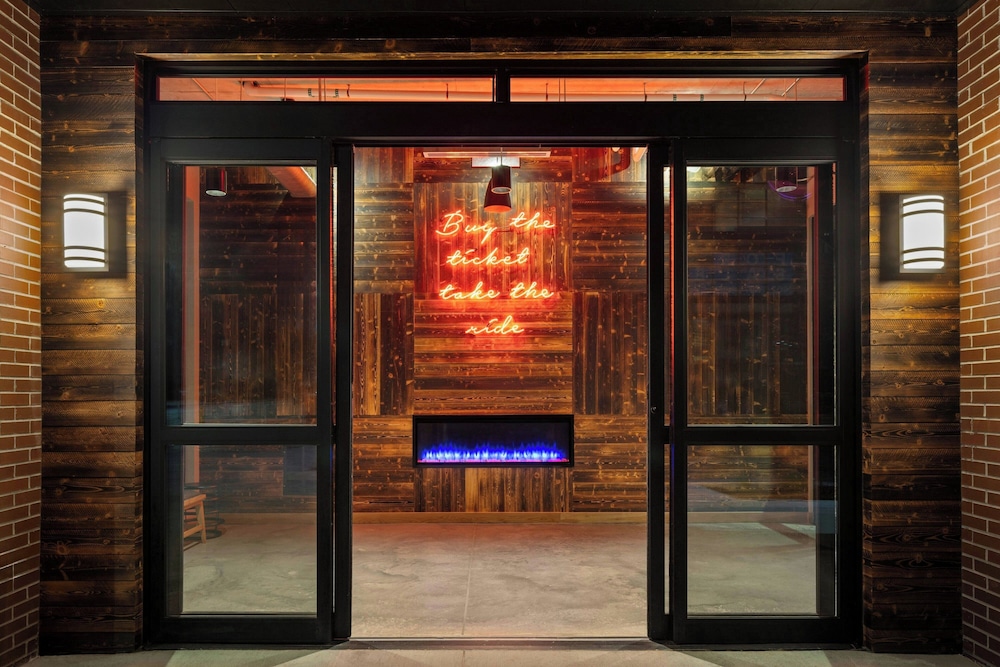 Moxy Omaha Downtown 16/37
