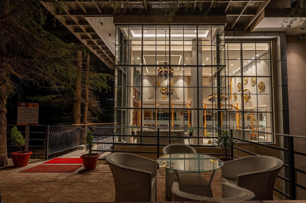 Mastiff Select Mandavya Dharamkot, McLeodganj 40/61