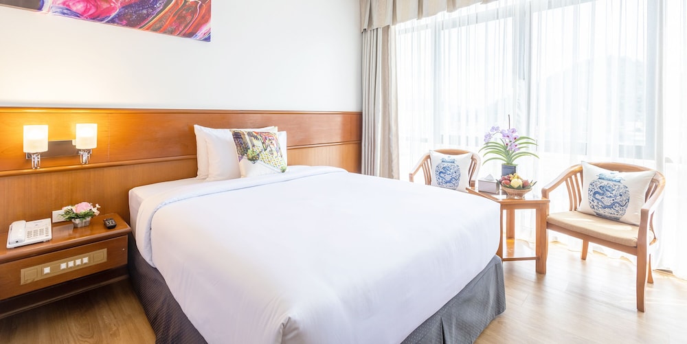 Royal Phuket City Hotel 22/90