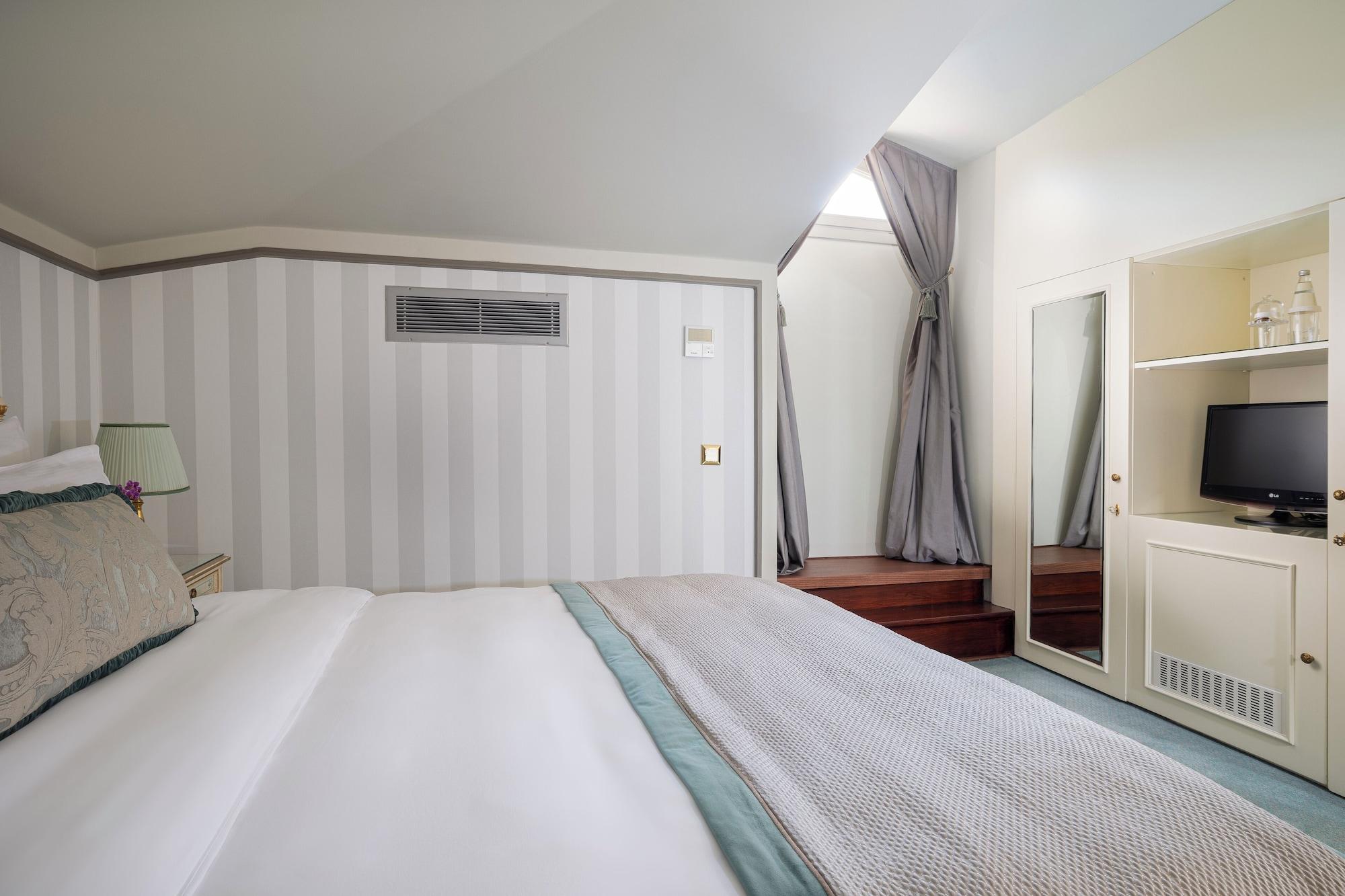 Standard, Attic