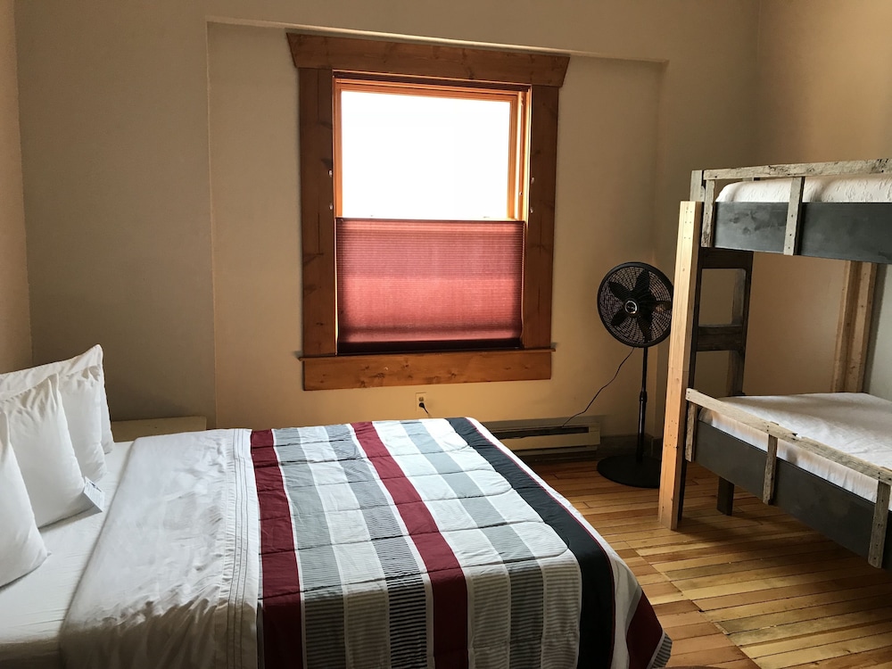Room, Bunk Bed, Queen Bed, Shared Bathroom