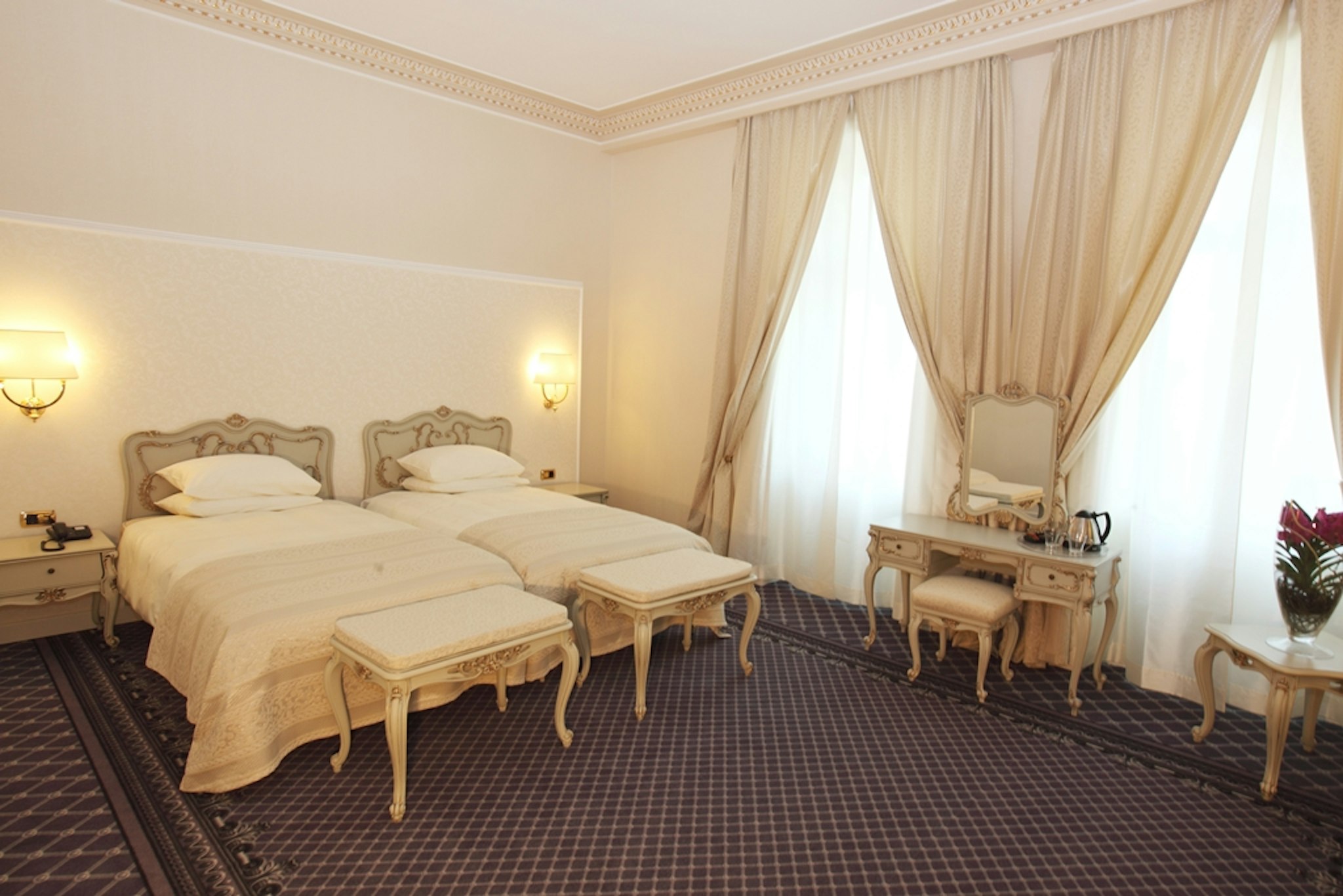 Grand Hotel Continental 16/19