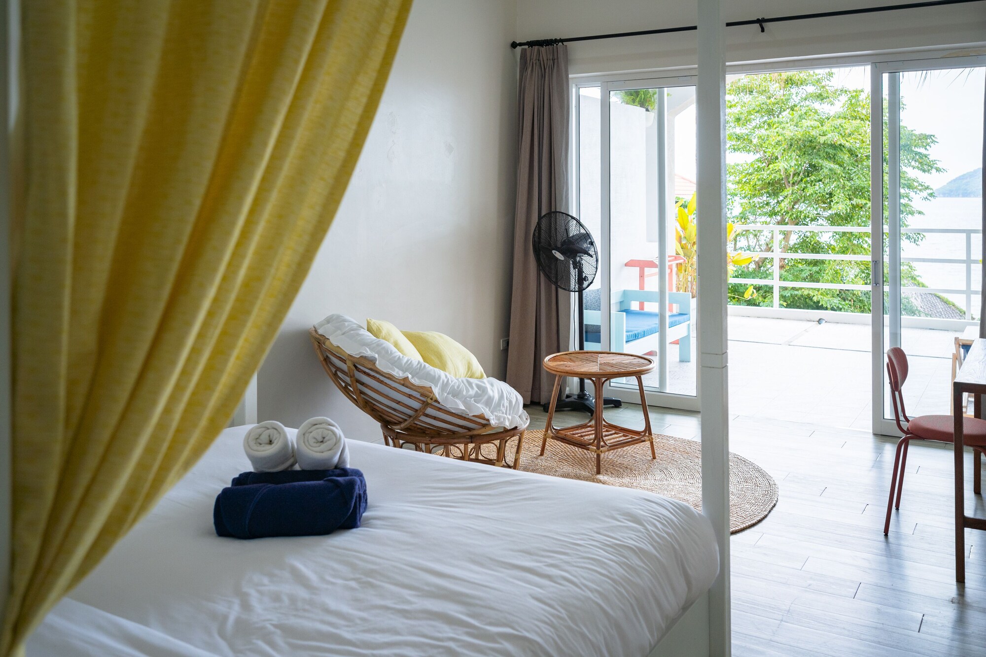 Superior, King Bed, Beach Front, Patio
