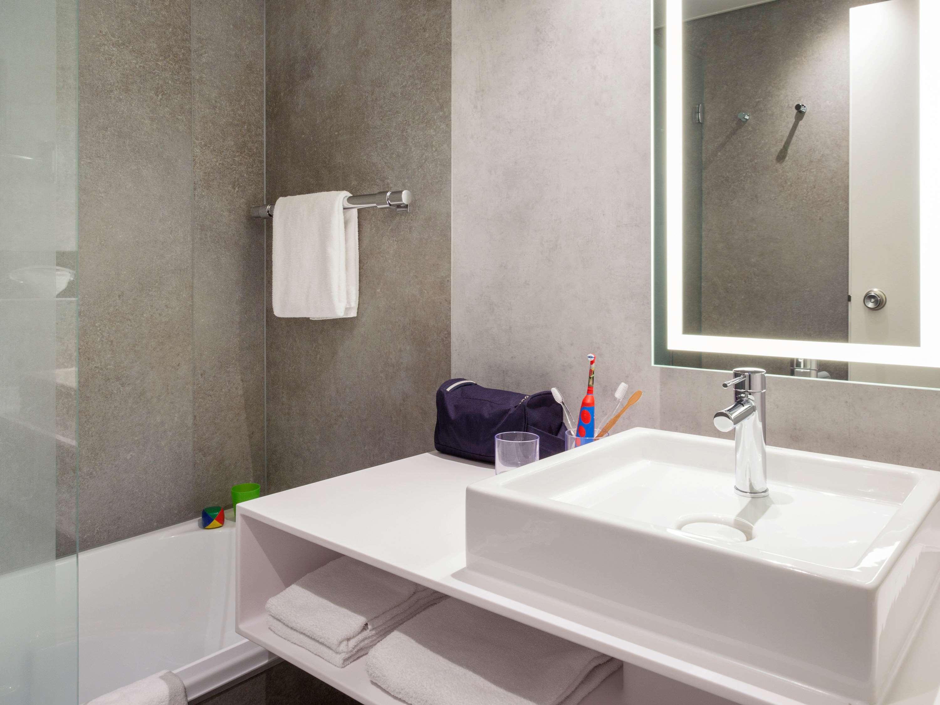 غرفة سوبيريور عائلية بسرير مزدوج، NOVOTEL LAUSANNE BUSSIGNY 8/10