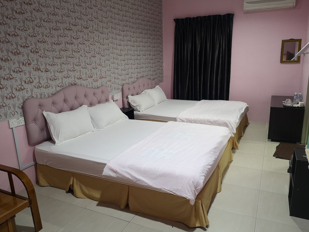 ROOM, QUADRUPLE, 2 QUEEN BEDS, PRIVATE BATHROOM