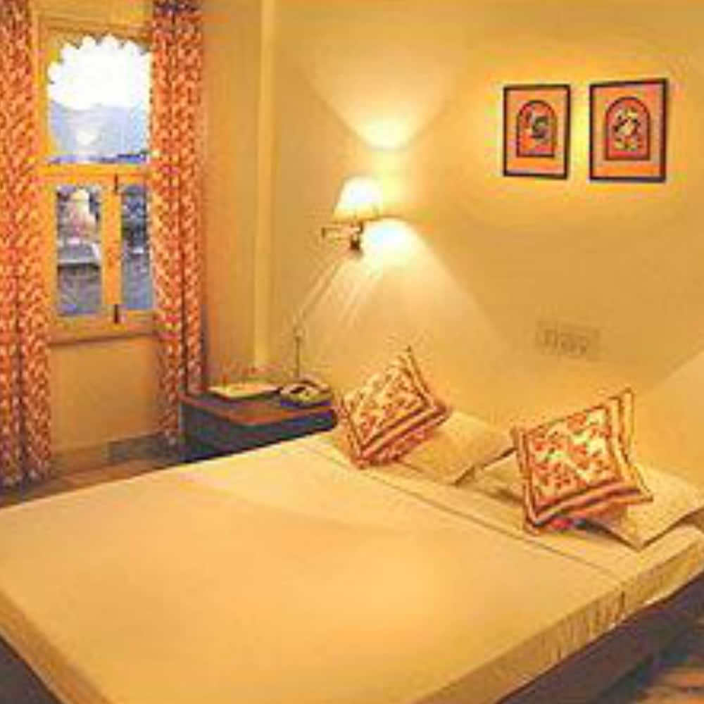 JAIWANA HAVELI 14/40