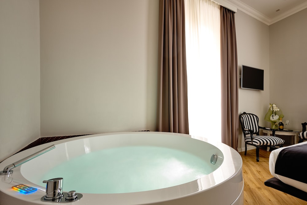Ara Suite 30/38