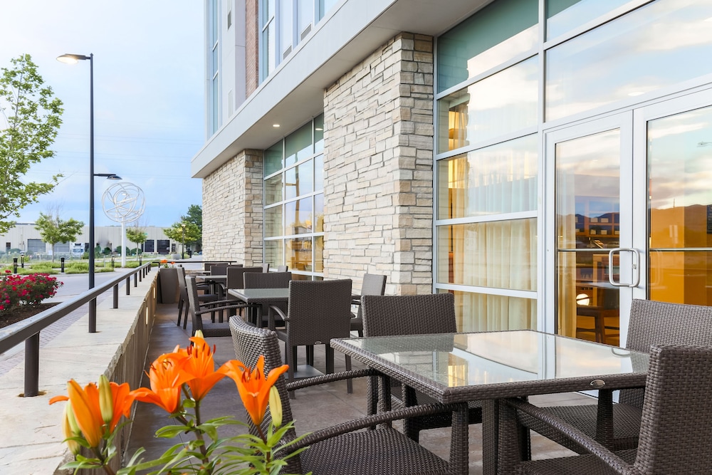 Hyatt Place Boulder Pearl Street 50/60