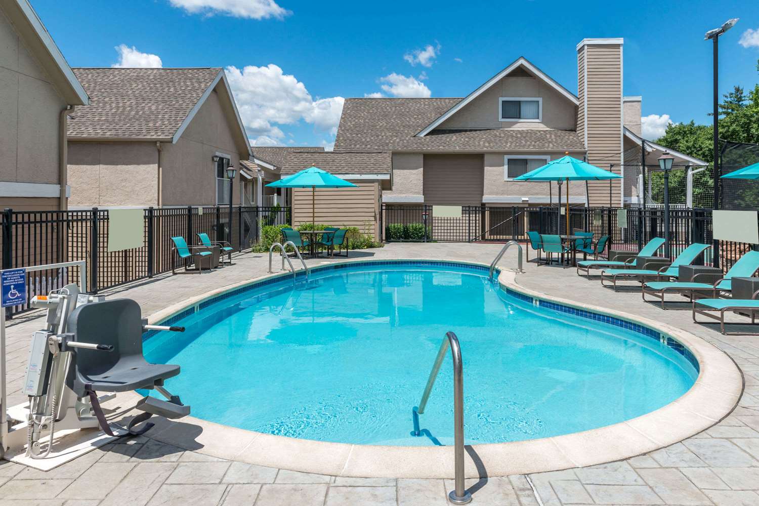 Craigshire Suites St Louis Westport Plaza 36/40