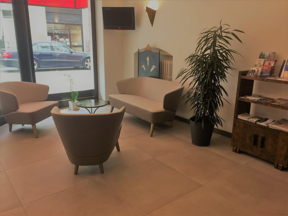 Cristina Hotel 35/40