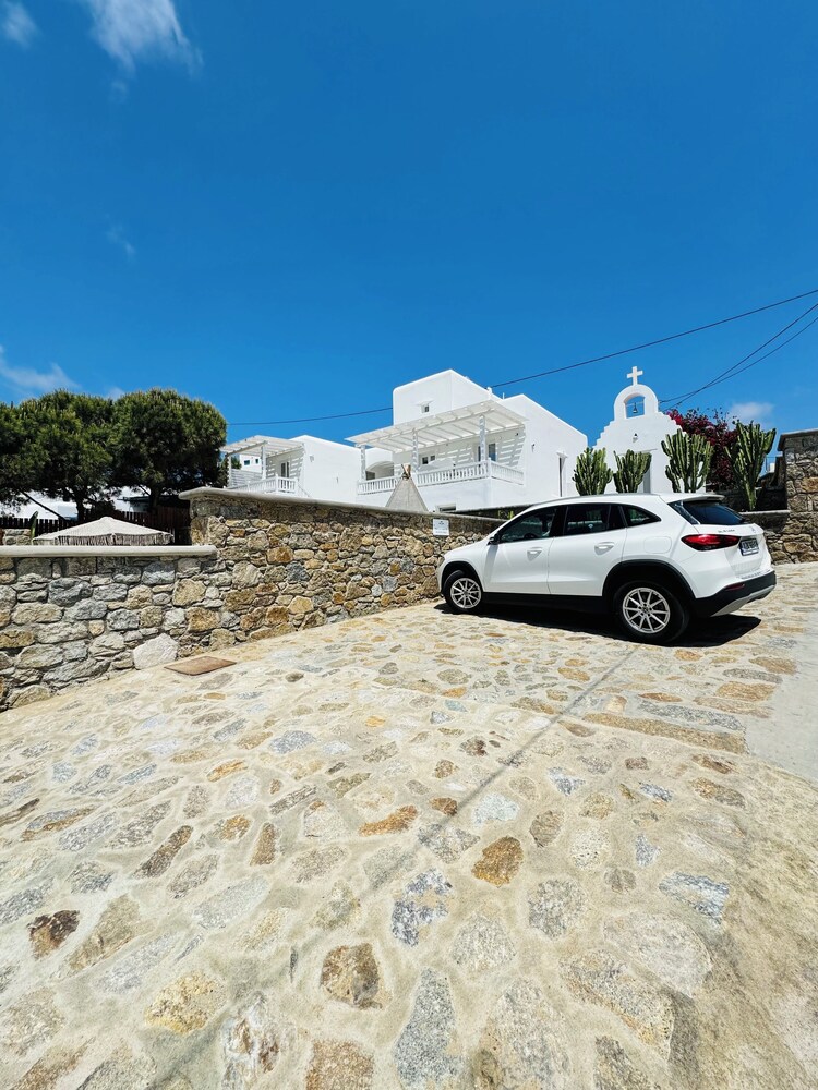 Sofos Suites 37/50