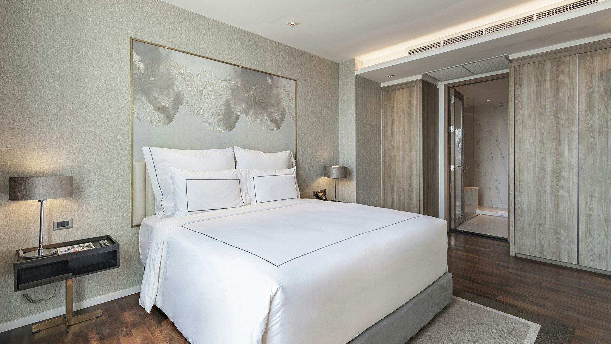 جناح جونيور بسرير كينج بشرفة، MUU Bangkok Hotel 2/4