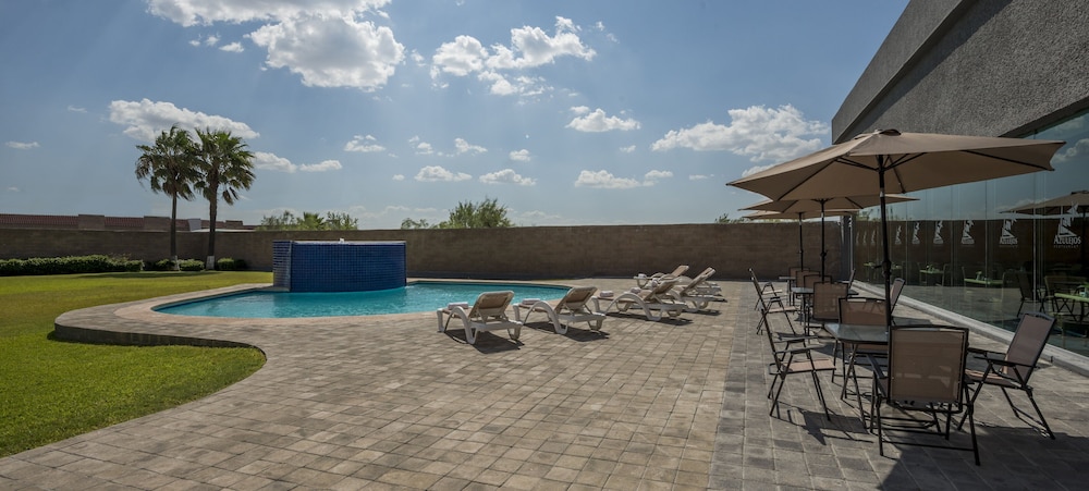 Real Inn Nuevo Laredo 52/56