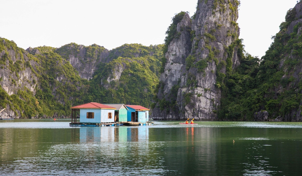 Halong Royal Palace Cruise 54/62