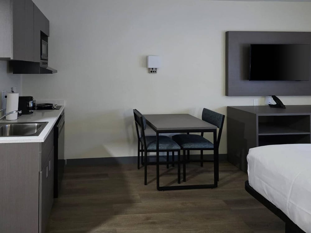 Comfort Inn & Suites Prince George - Fort Lee 52/60