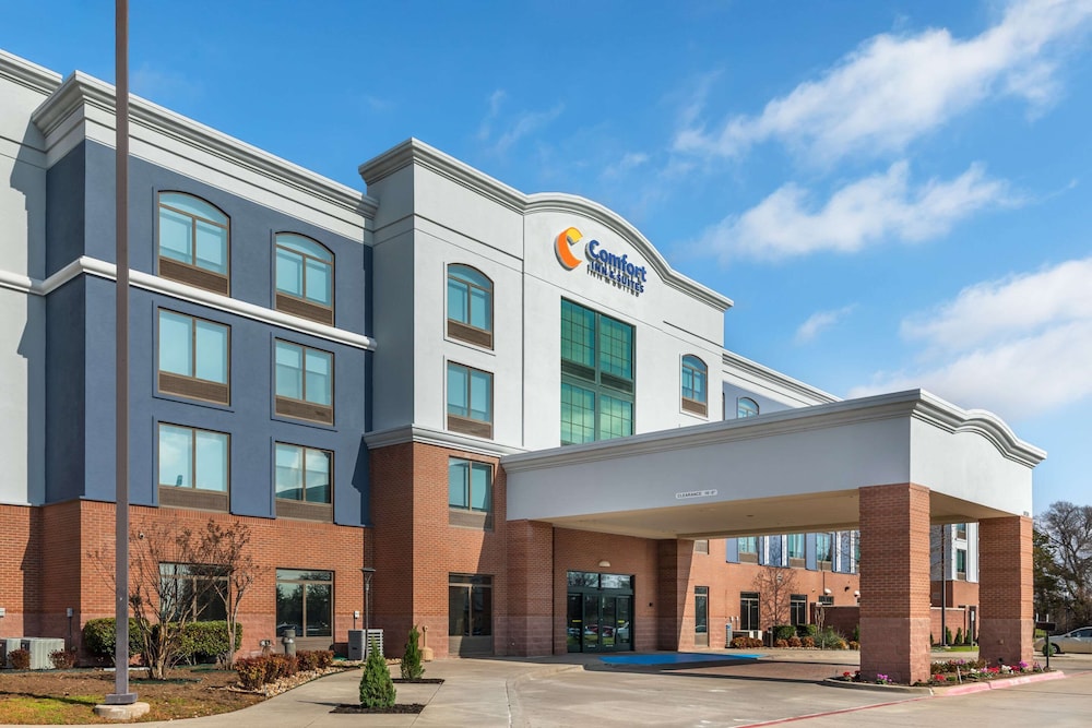 Comfort Inn & Suites Frisco East - McKinney 61/65