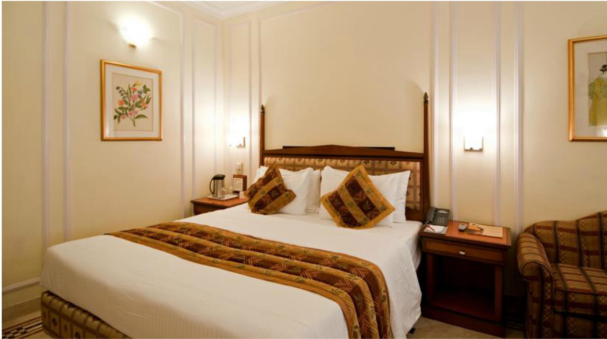 EXECUTIVE, DOUBLE OR TWIN BED