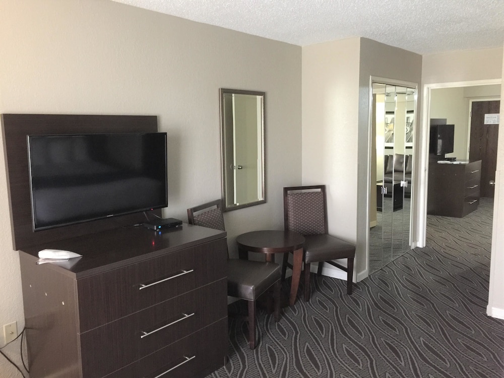 Best Western Plus Galleria Inn & Suites, Memphis TN 21/34