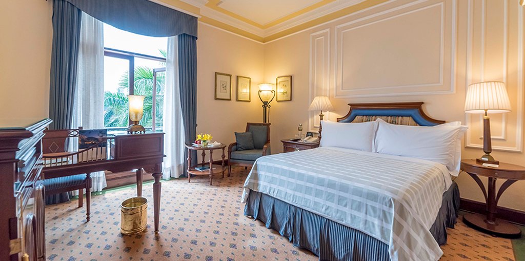 THE OBEROI GRAND 10/81