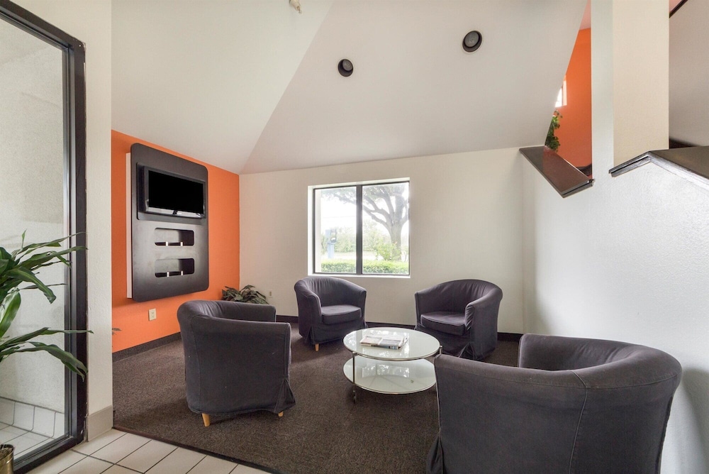 Motel6 Dallas, TX - Northeast 32/45