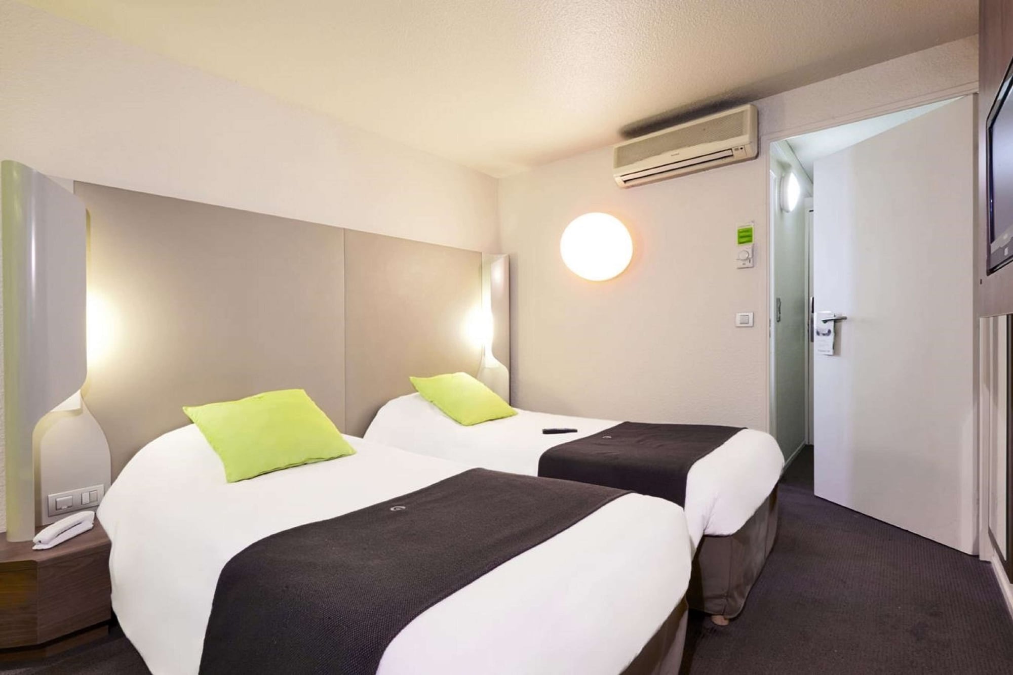 Next Generation, Twin Beds، CAMPANILE PARIS SUD - PORTE D'ORLEANS ARCUEIL 4/9