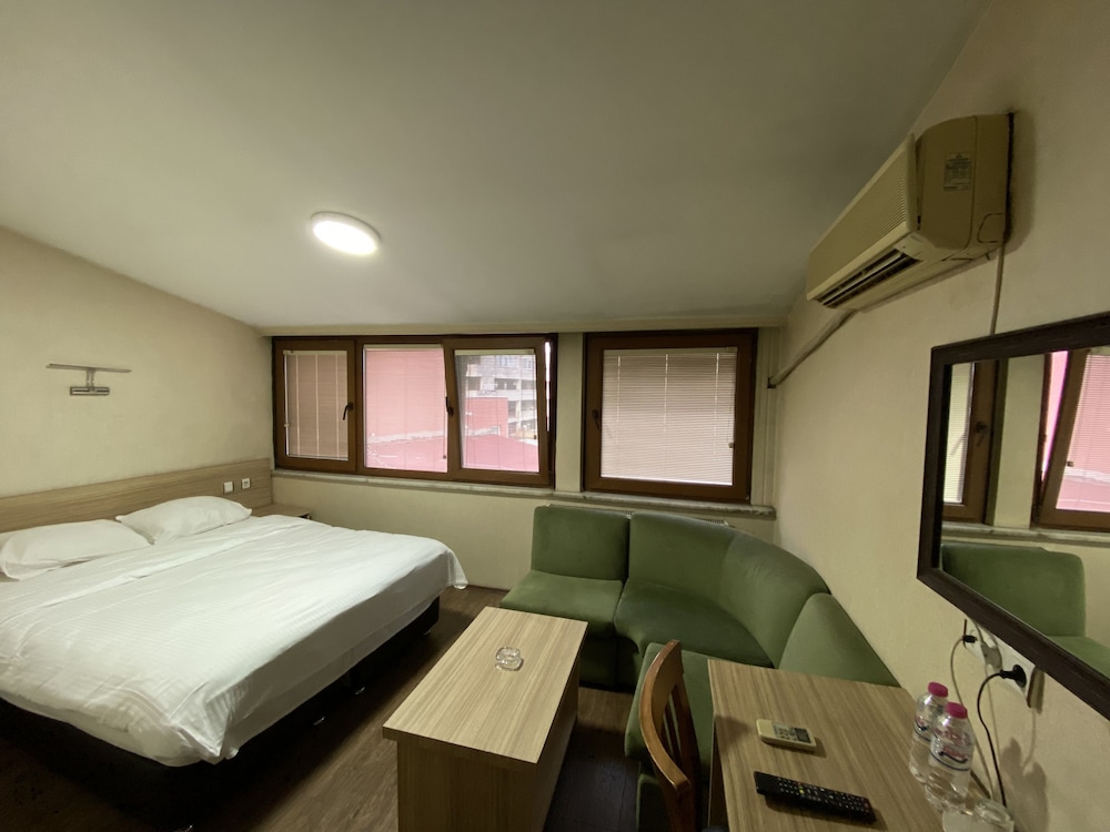 Hotel Cenedag 8/33