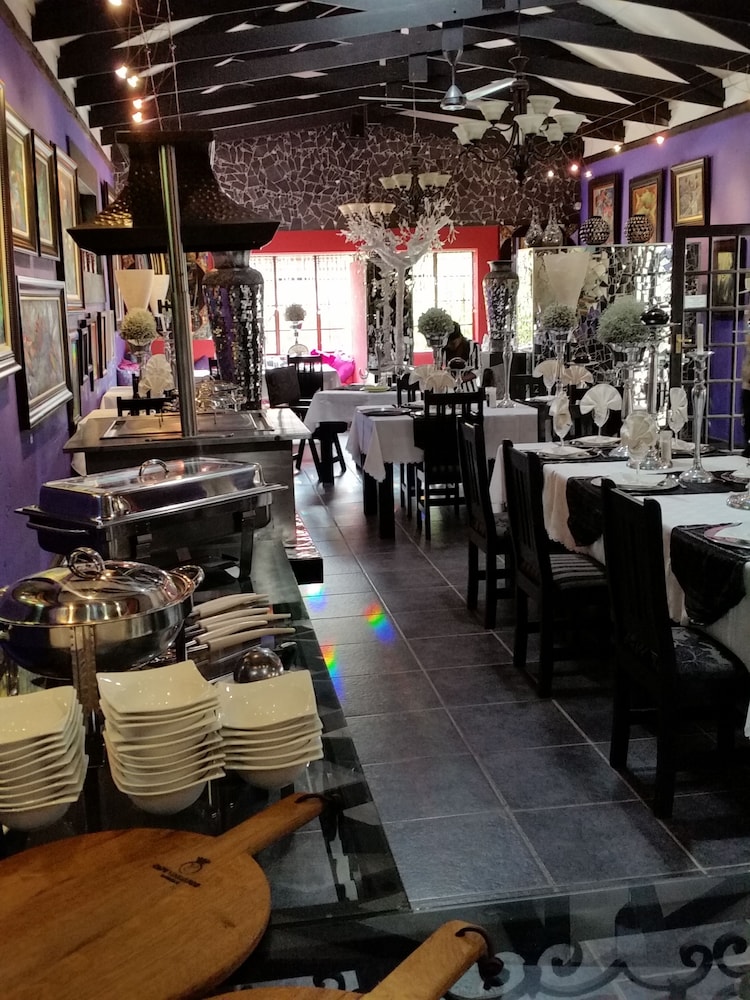 Izimbali Lodge 17/21