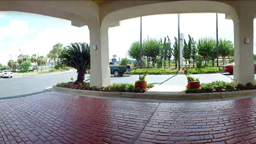 Days Inn By Wyndham Marianna 26/34