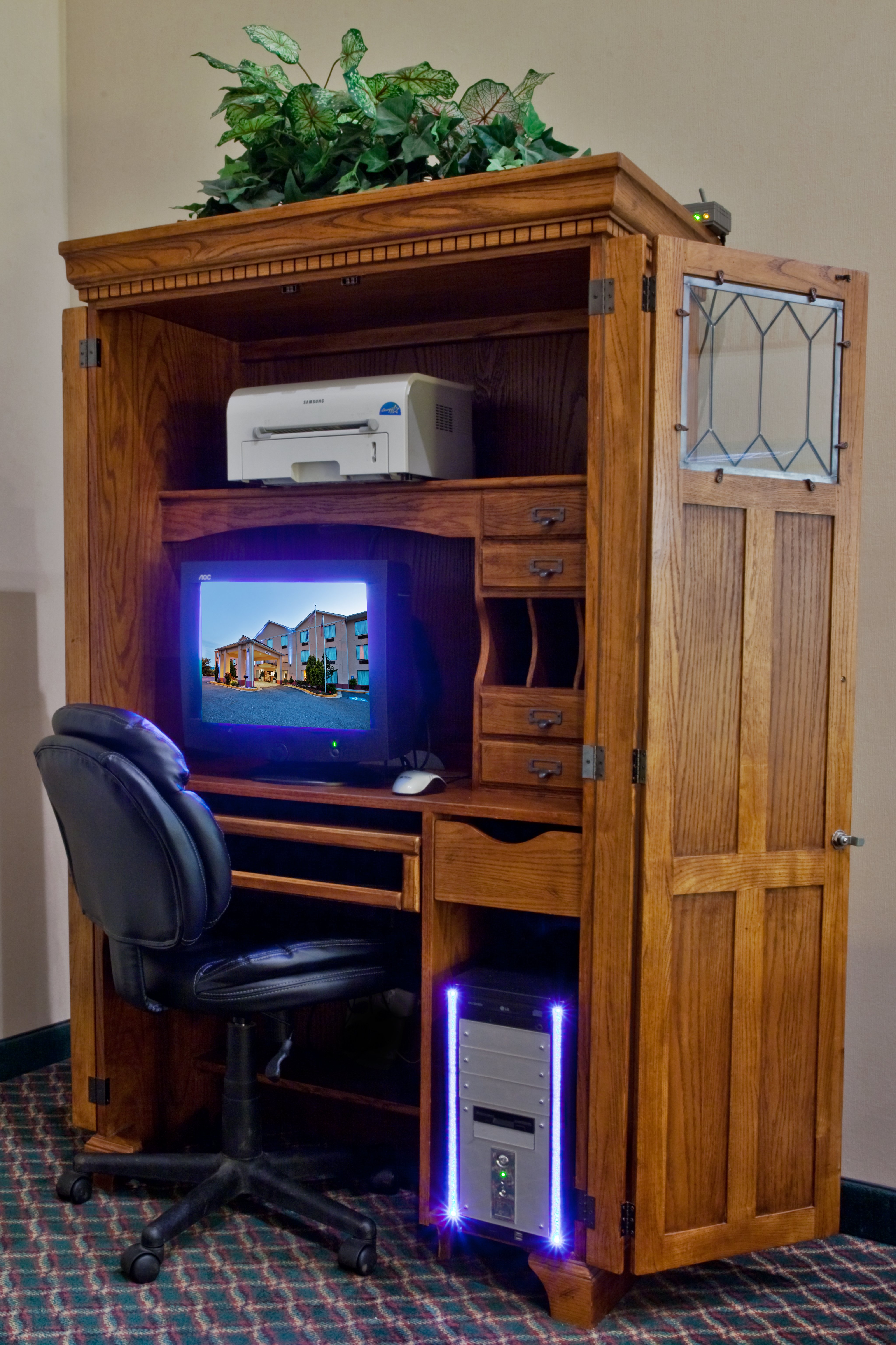 Holiday Inn Express Suites Hiawassee 56/57