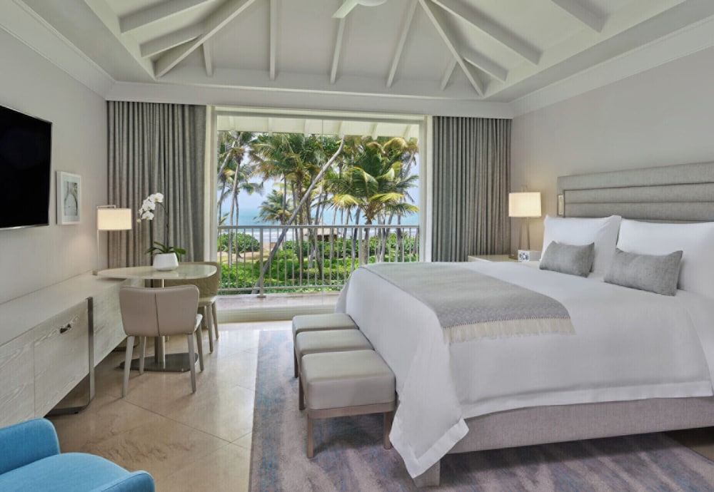 Room, King Bed, Ocean Front, Balcony