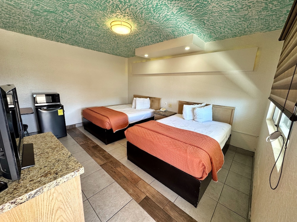 Reno Hotel 27/55