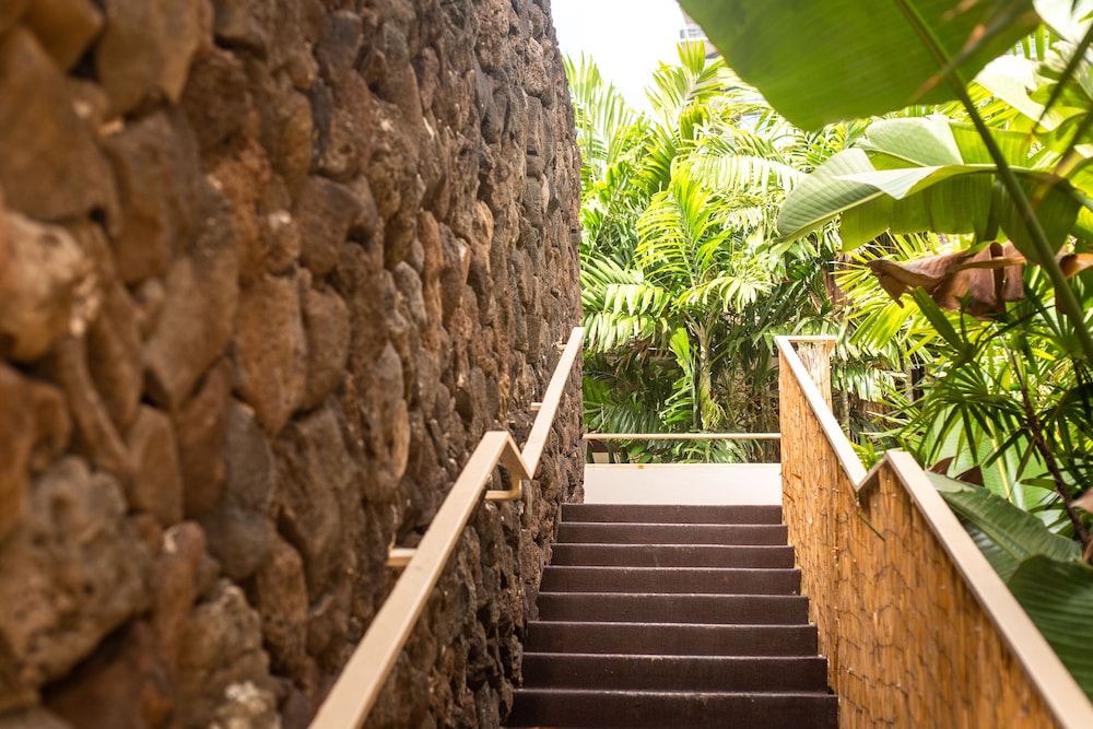 Waikiki Heritage Hotel 44/50