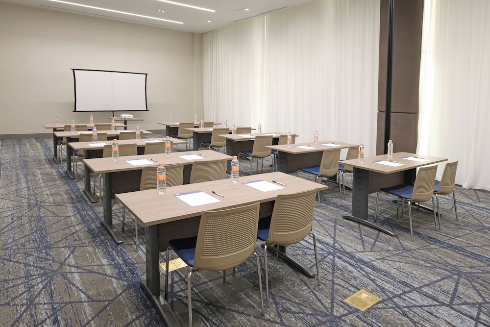 Holiday Inn Express And Suites Monterrey Sendero, San Nicolas de los Garza 42/50