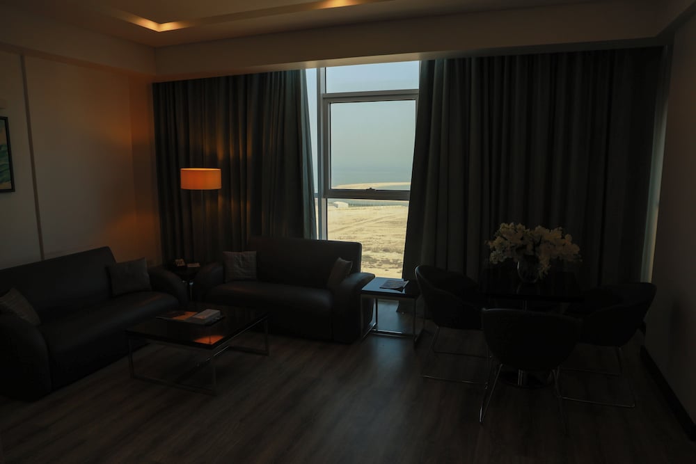 S Hotel Bahrain 34/50
