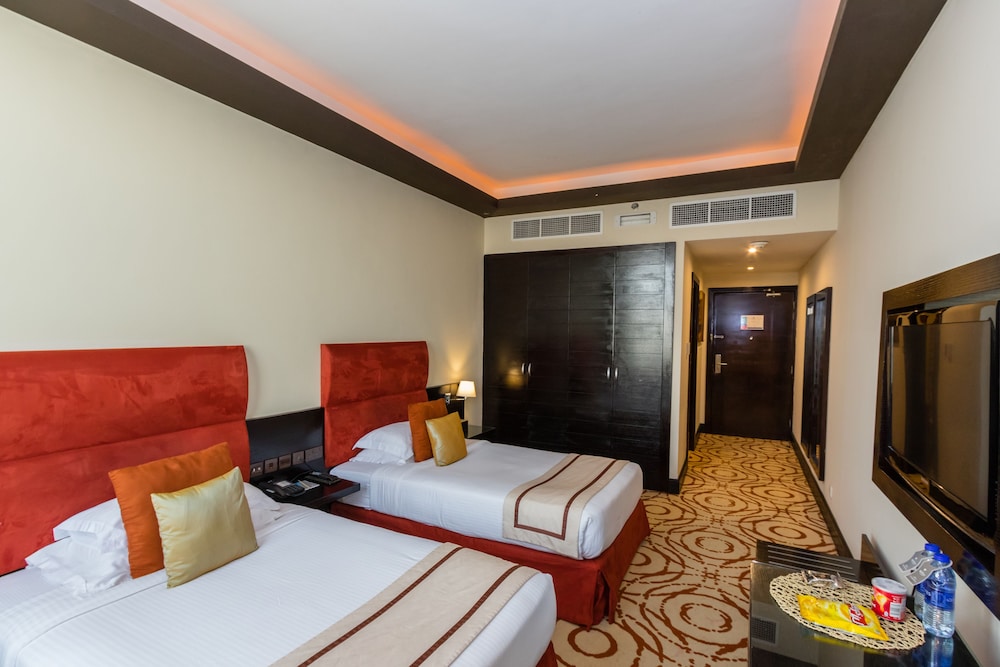 Sunday Mangrove Corniche Hotel, Ras Al Khaimah 23/78