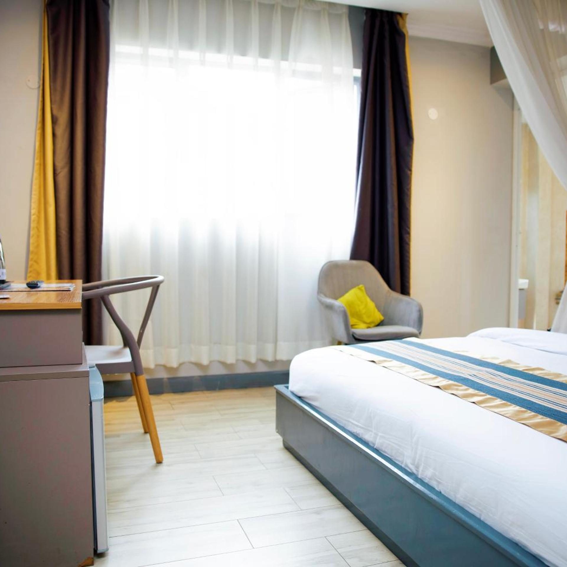 Raha Suites 18/45