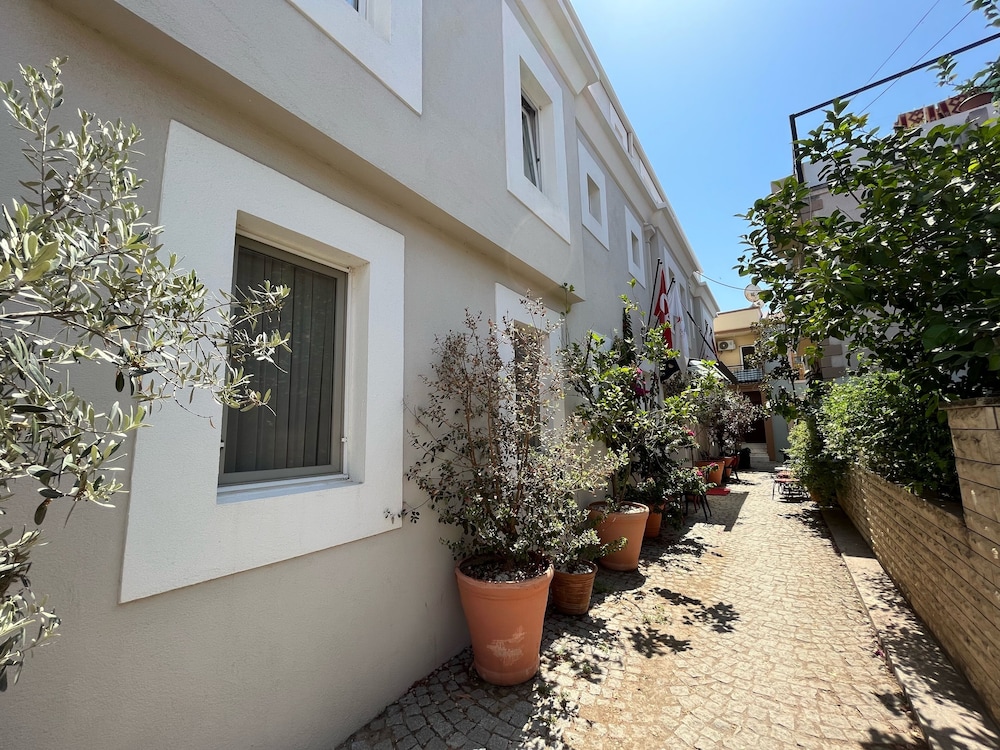 Bay Nihat Lale Hotel 36/41