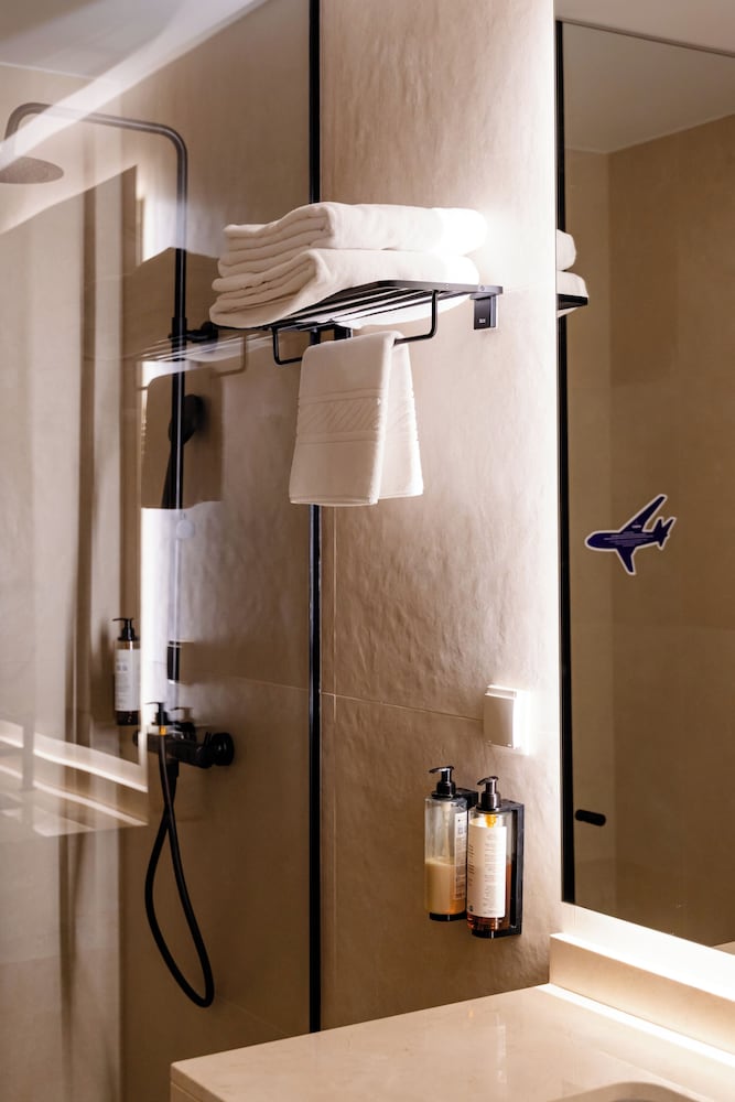 Oporto Fly Hotel 27/28