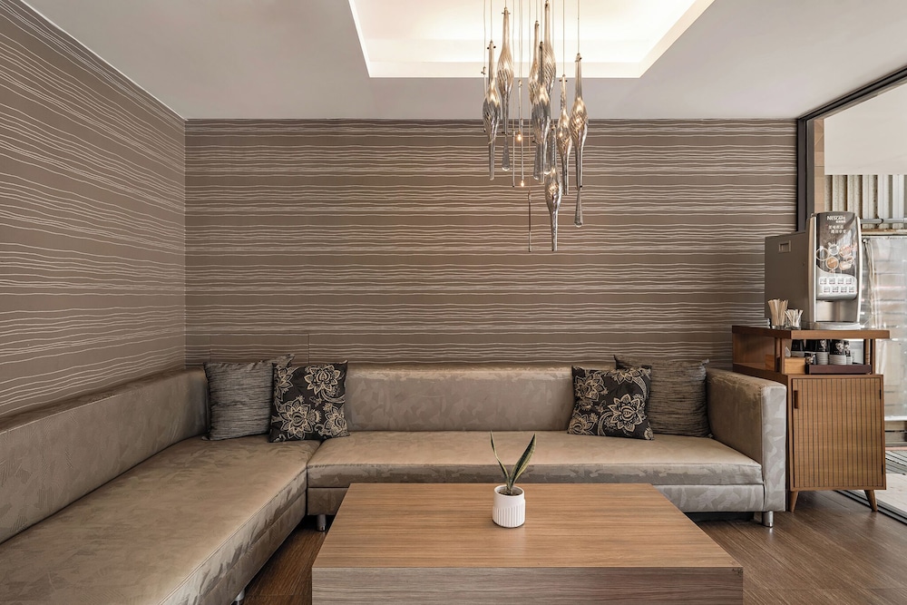The Riverside Hotel Hengchun 48/60